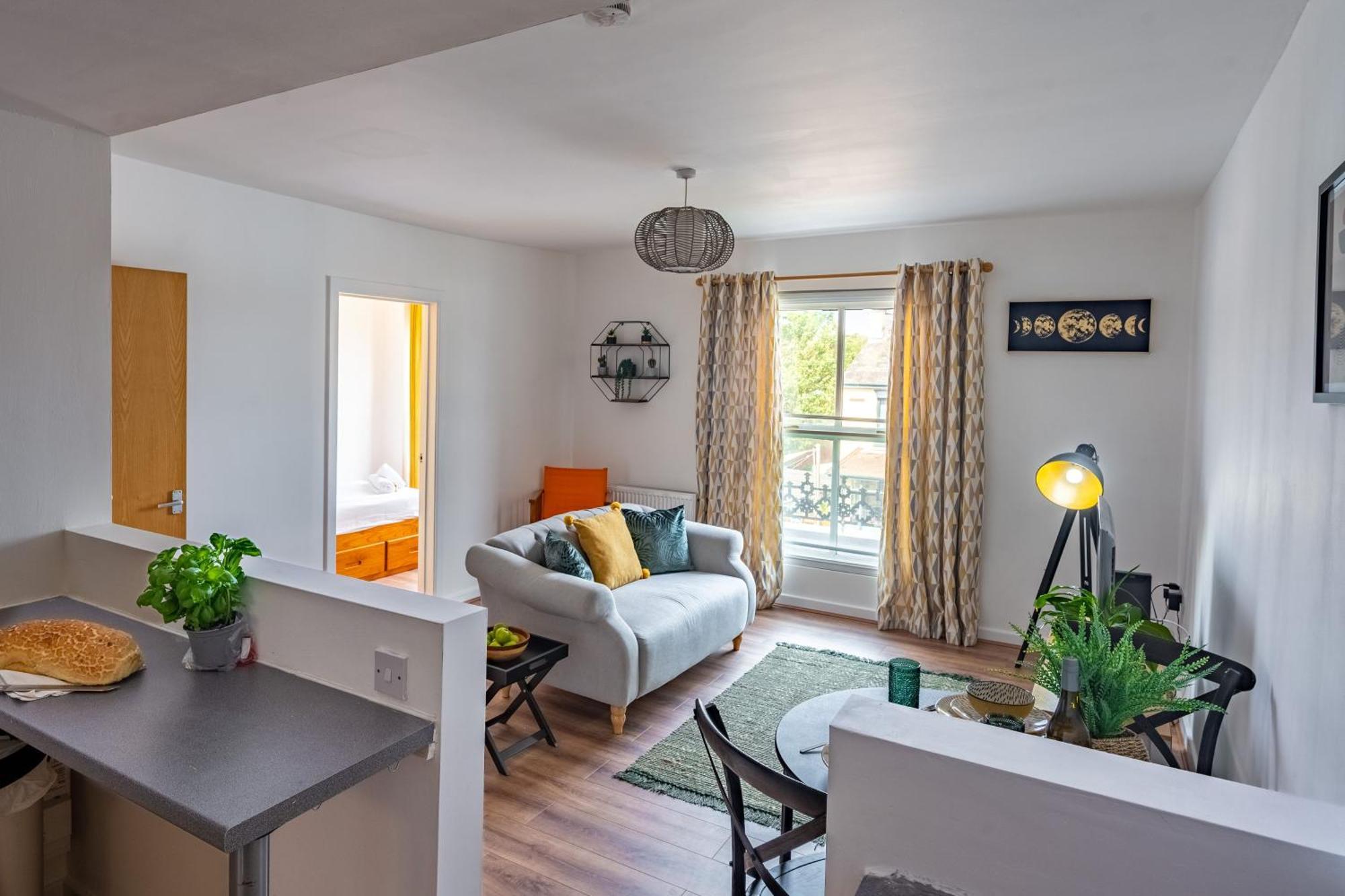 ノリッチSwift Host Golden Triangle 2 Bed With Parkingアパートメント エクステリア 写真