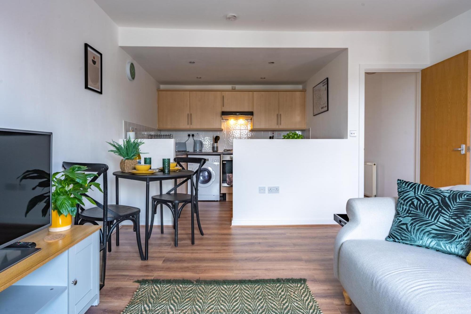 ノリッチSwift Host Golden Triangle 2 Bed With Parkingアパートメント エクステリア 写真