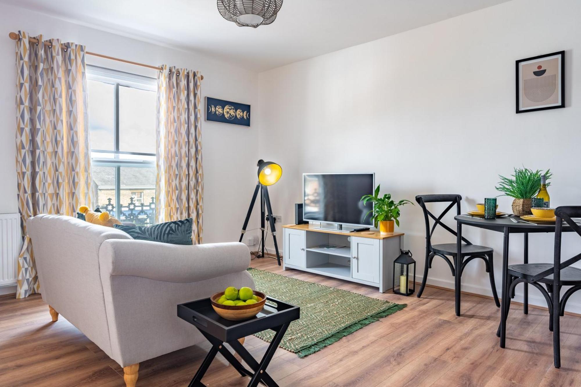 ノリッチSwift Host Golden Triangle 2 Bed With Parkingアパートメント エクステリア 写真